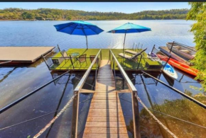 Rumah Surgah on Lake Bennett